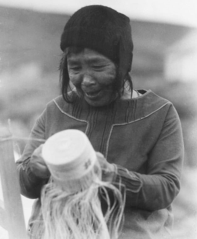 Unangax basket weaver Attu UAF-1990-0003-00002