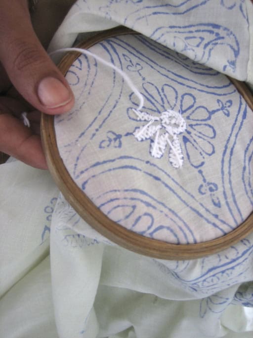 Chikan_embroidery_from_the_back,_Lucknow