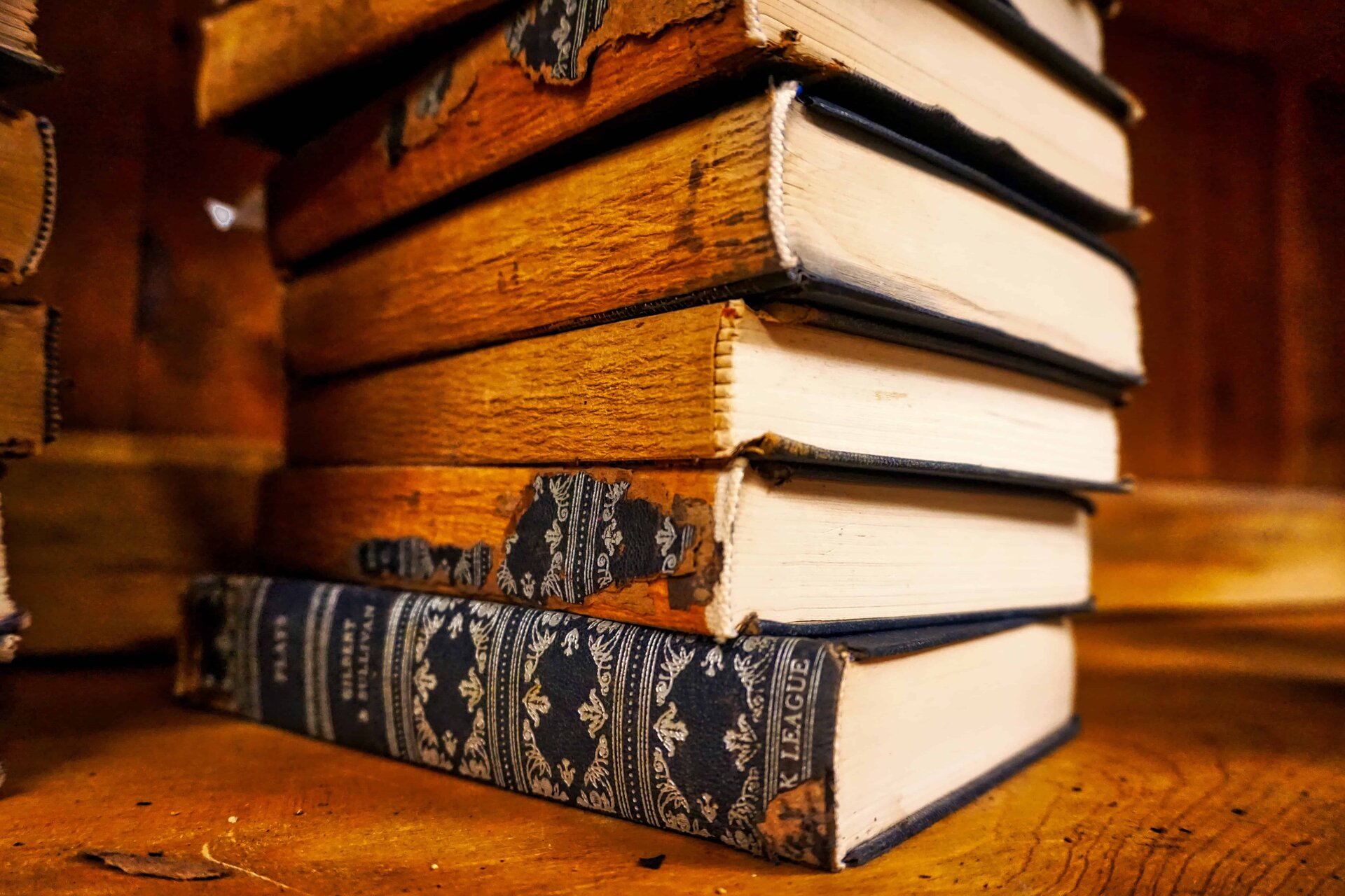 books_HDR